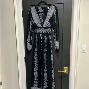 Elegant Black and White Maxi Dress